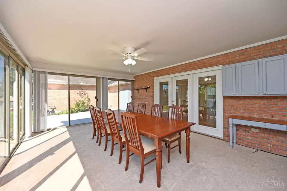 Dining - 1190 Stephanie Dr, Hamilton, OH 45013 photo 2 of 2
