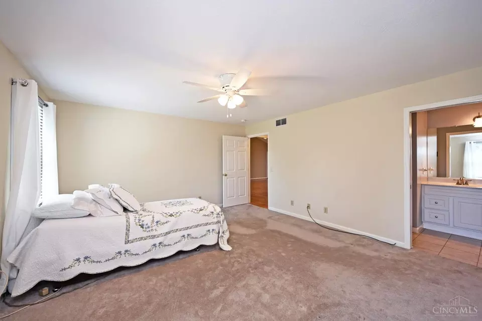Bedroom - 1190 Stephanie Dr, Hamilton, OH 45013 photo 2 of 5