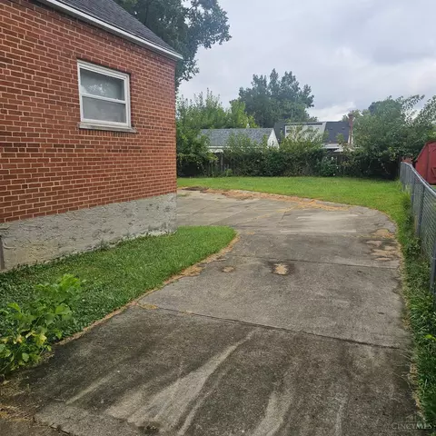 1502 Clovernoll Dr, Cincinnati, OH 45231 photo 5