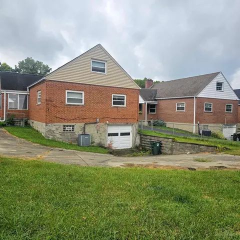 1502 Clovernoll Dr, Cincinnati, OH 45231 photo 2