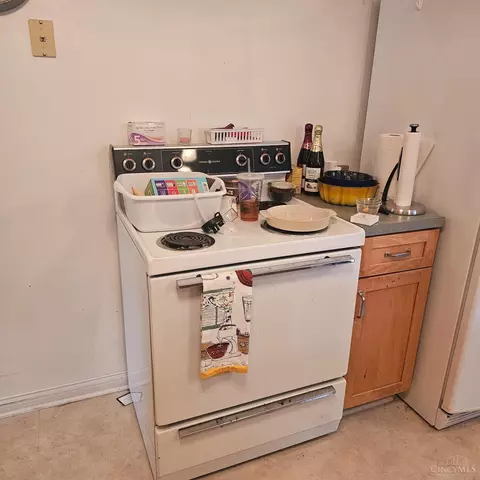1502 Clovernoll Dr, Cincinnati, OH 45231 photo 10