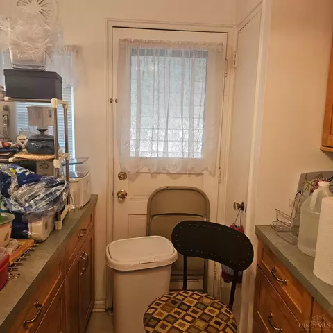 1502 Clovernoll Dr, Cincinnati, OH 45231 photo 8
