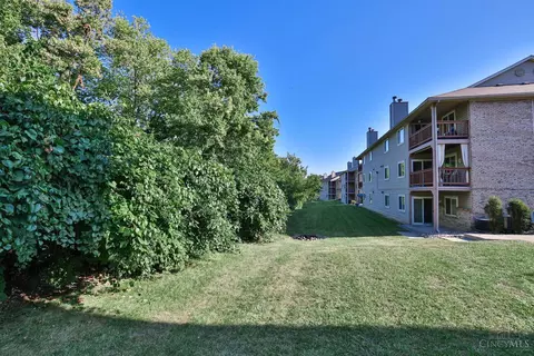 Exterior - 11535 Regency Square Ct, Cincinnati, OH 45231 photo 5 of 9