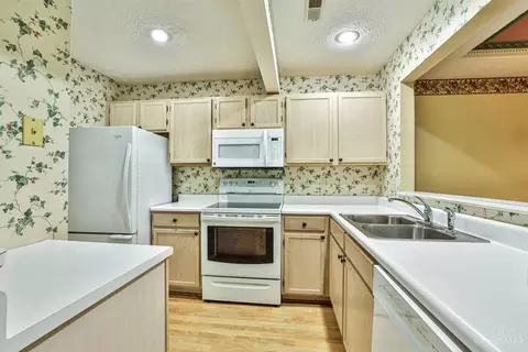 Kitchen - 11535 Regency Square Ct, Cincinnati, OH 45231 photo 1 of 2