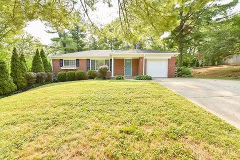 2222 Forestlake Dr, Cincinnati, OH 45244