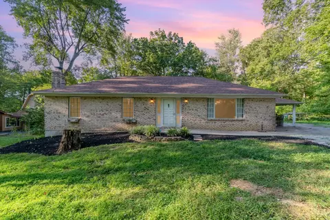 1742 Tib Day Ln, Amelia, OH 45102