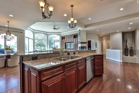Kitchen - 4253 Maxwell Dr, Mason, OH 45040 photo 2 of 3