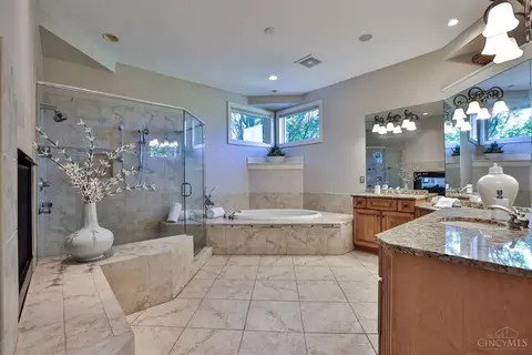 Bath - 4253 Maxwell Dr, Mason, OH 45040 photo 1 of 2