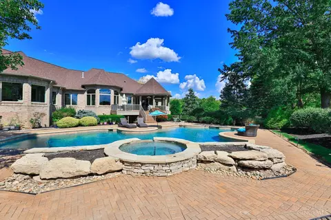 Exterior - 4253 Maxwell Dr, Mason, OH 45040 photo 7 of 12