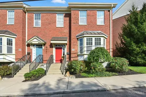3712 Eastern Hills Ln, Cincinnati, OH 45209