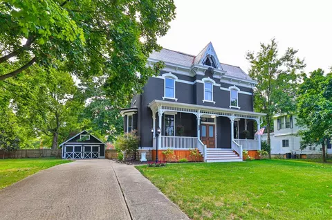 8410 Curzon Ave, Cincinnati, OH 45216