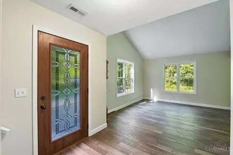 1662 Springdale Rd, Cincinnati, OH 45231 photo 2