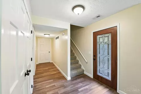 1662 Springdale Rd, Cincinnati, OH 45231 photo 3