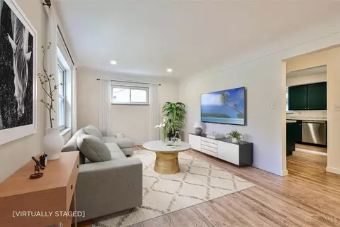 Living - 1732 Quebec Rd, Cincinnati, OH 45205 photo 1 of 4