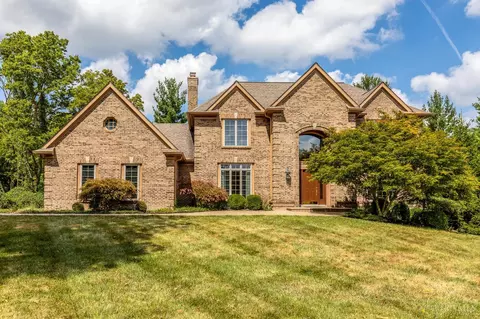 8592 Eagleswalk Ln, Cincinnati, OH 45255