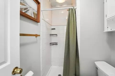 Bath - 4242 Williamson Pl, Cincinnati, OH 45223 photo 1 of 1