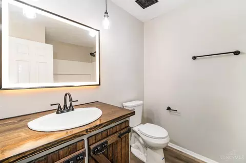 Bath - 12466 Sinking Spring Rd, Peebles, OH 45660 photo 1 of 2