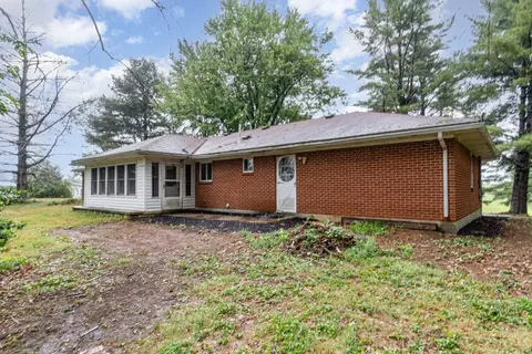 Exterior - 12466 Sinking Spring Rd, Peebles, OH 45660 photo 7 of 11