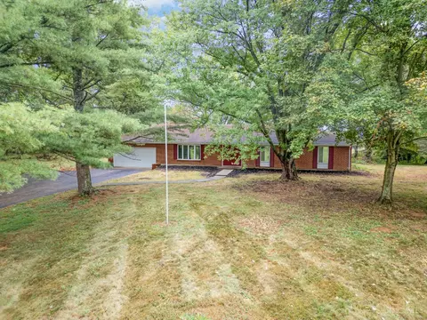 Exterior - 12466 Sinking Spring Rd, Peebles, OH 45660 photo 2 of 11