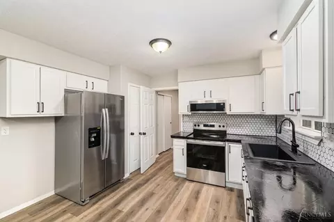 Kitchen - 12466 Sinking Spring Rd, Peebles, OH 45660 photo 2 of 3