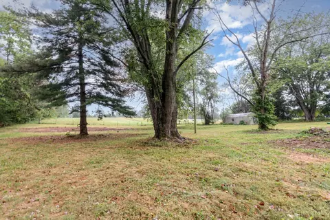Exterior - 12466 Sinking Spring Rd, Peebles, OH 45660 photo 10 of 11