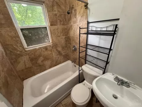 Bath - 3549 Dick St, Cincinnati, OH 45220 photo 2 of 2