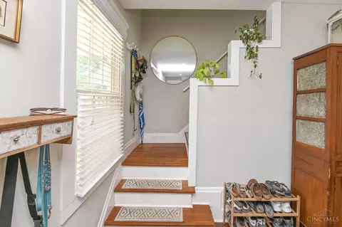 Entry Way - 7024 Bramble Ave, Cincinnati, OH 45227 photo 1 of 2