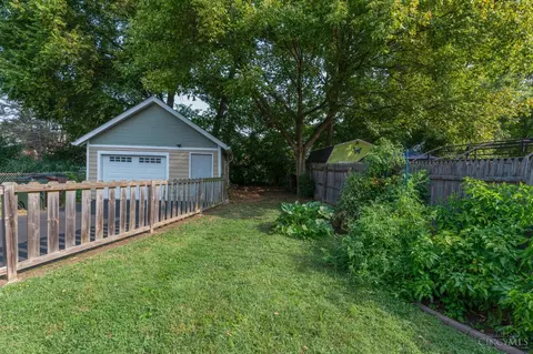 Exterior - 7024 Bramble Ave, Cincinnati, OH 45227 photo 7 of 10
