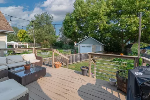 Exterior - 7024 Bramble Ave, Cincinnati, OH 45227 photo 5 of 10