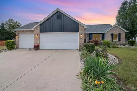 8702 Windsong Ct, Carlisle, OH 45005