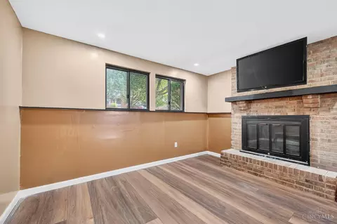 Living - 2800 Mapletree Ct, Reading, OH 45236 photo 5 of 7