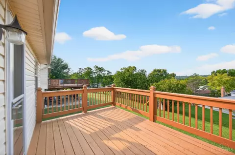 Exterior - 2800 Mapletree Ct, Reading, OH 45236 photo 7 of 13