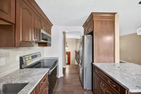 Kitchen - 2800 Mapletree Ct, Reading, OH 45236 photo 2 of 4