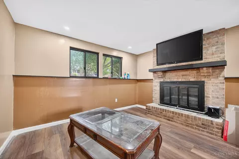 Living - 2800 Mapletree Ct, Reading, OH 45236 photo 4 of 7