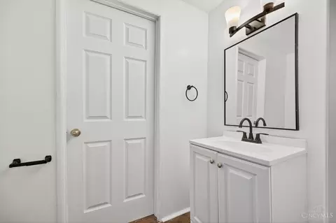 Bath - 2800 Mapletree Ct, Reading, OH 45236 photo 4 of 4