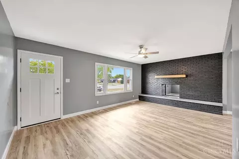 423 Cranewood Dr, Trenton, OH 45067