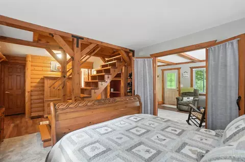 Bedroom - 1503 Covered Bridge Rd, Cincinnati, OH 45231 photo 2 of 5