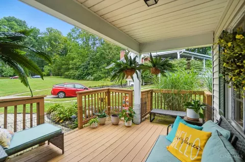 Exterior - 1503 Covered Bridge Rd, Cincinnati, OH 45231 photo 2 of 13