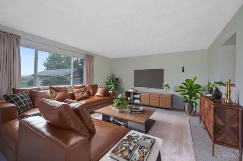 Living - 10190 Baughman Rd, Harrison, OH 45030 photo 3 of 4