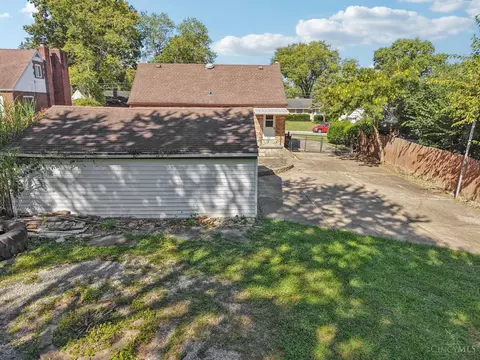 Exterior - 9124 Ranchill Dr, Cincinnati, OH 45231 photo 14 of 15