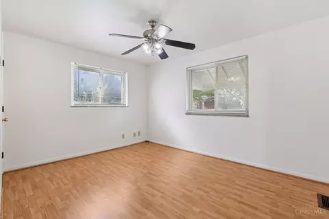 Bedroom - 9124 Ranchill Dr, Cincinnati, OH 45231 photo 2 of 4