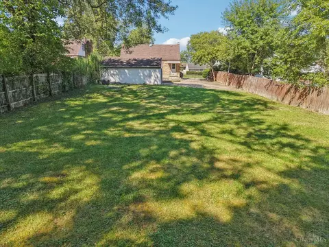 Exterior - 9124 Ranchill Dr, Cincinnati, OH 45231 photo 15 of 15