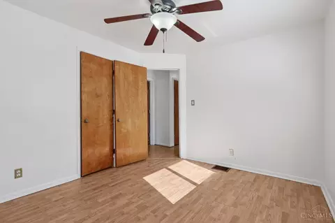 Bedroom - 9124 Ranchill Dr, Cincinnati, OH 45231 photo 3 of 4