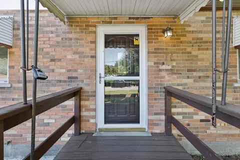 Exterior - 9124 Ranchill Dr, Cincinnati, OH 45231 photo 2 of 15