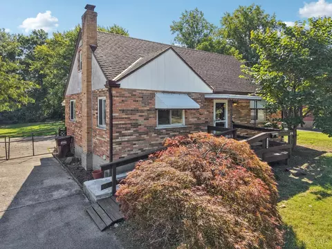 Exterior - 9124 Ranchill Dr, Cincinnati, OH 45231 photo 10 of 15
