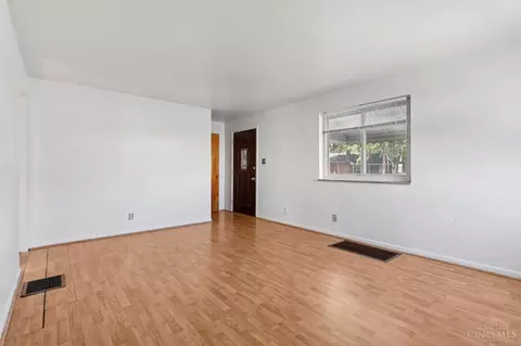 Living - 9124 Ranchill Dr, Cincinnati, OH 45231 photo 1 of 4