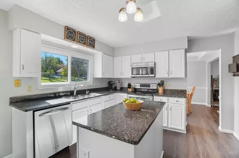 2429 Candlemakers Ln, Maineville, OH 45039 photo 9