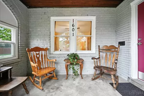 Exterior - 1601 Manss Ave, Cincinnati, OH 45205 photo 3 of 6