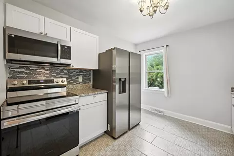 Kitchen - 1601 Manss Ave, Cincinnati, OH 45205 photo 2 of 3