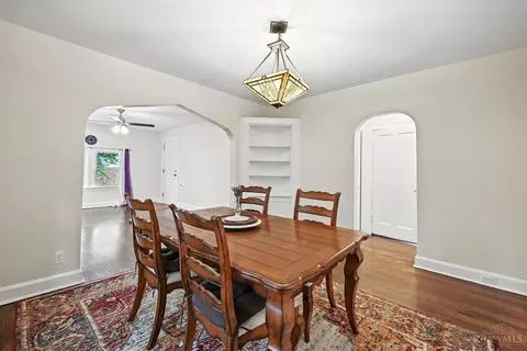 Dining - 1601 Manss Ave, Cincinnati, OH 45205 photo 2 of 3